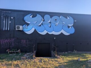 PXL_20250909_231758401